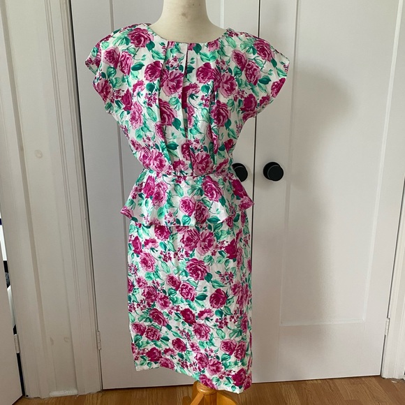 Vintage Floral Dress - Picture 4 of 15